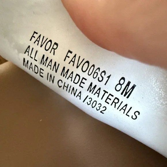 Madden Girl Womens‎ 8M White Favor Slip On Slides Sandals Comfort Shoes Summer - Picture 8 of 9